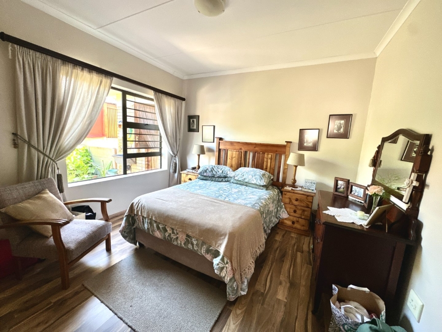 4 Bedroom Property for Sale in Fraaiuitsig Western Cape